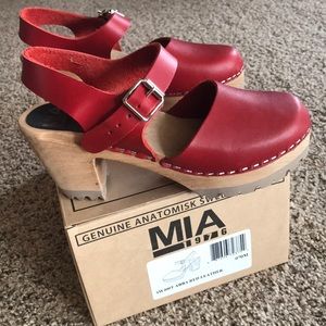 🌺 MIA Clogs Red, size 37